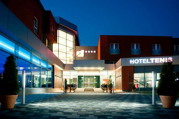 Hotel Tenis Zvolen Exterior photo