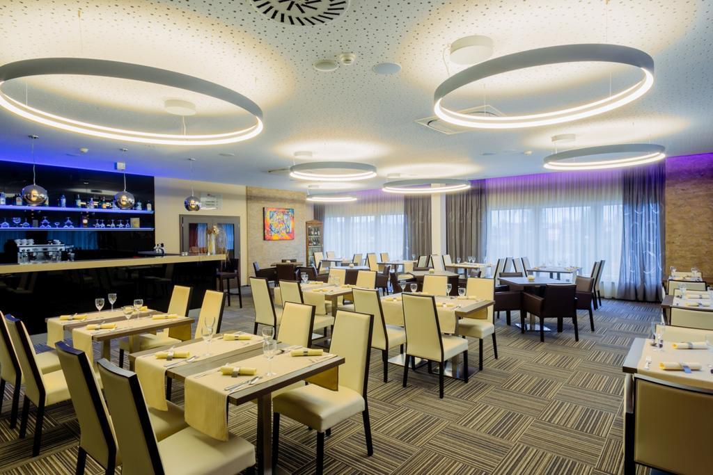 Hotel Tenis Zvolen Exterior photo