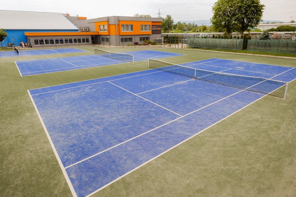 Hotel Tenis Zvolen Exterior photo