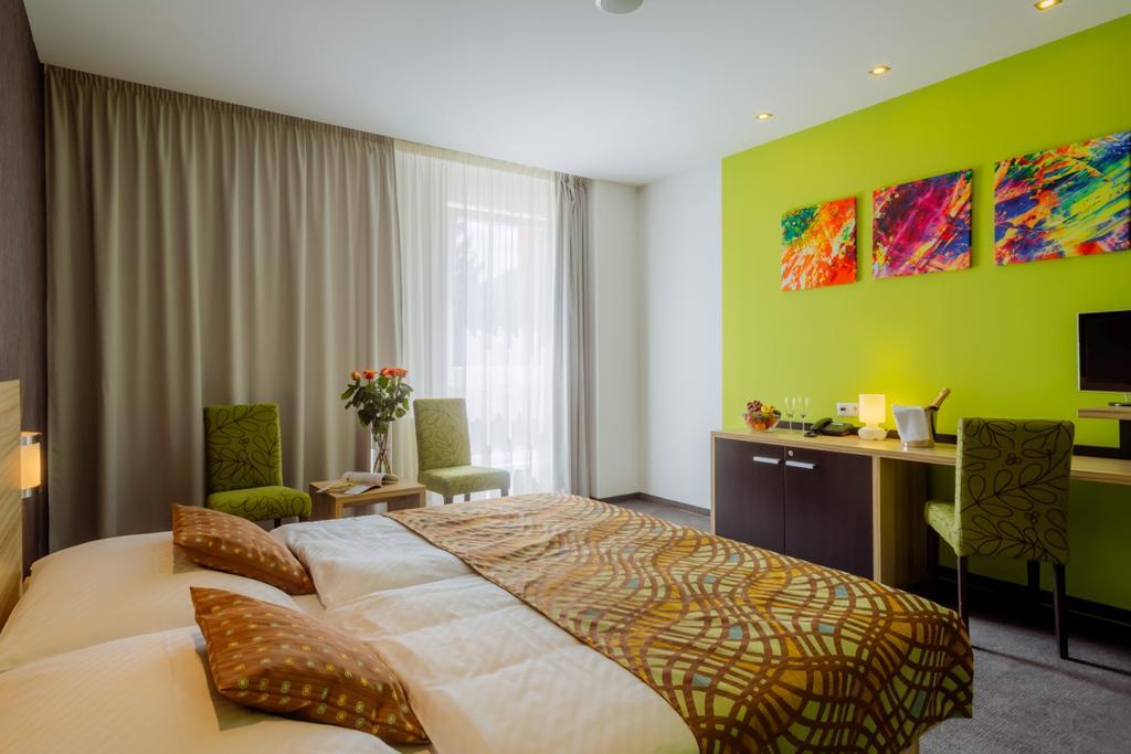 Hotel Tenis Zvolen Exterior photo